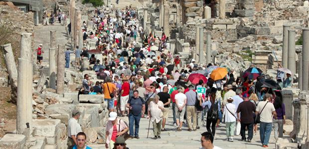 Altı aylık dönemde turizm gelirleri yüzde 28,4 arttı