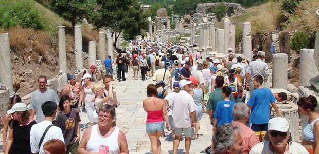 Ekim ayında turist sayısı yüzde 9,75 arttı