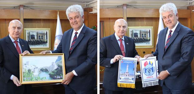 Fahri Başkonsolos Baysak Boşnak Başkan Dalgıç'ı ziyaret etti