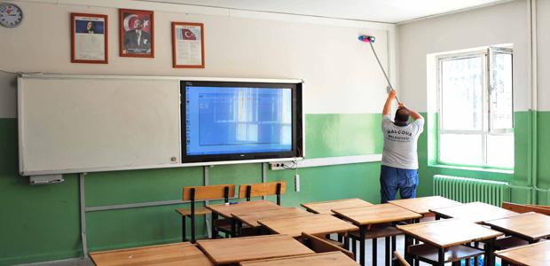 Balçova'da belediyenin okullara güvenlik desteği sürecek