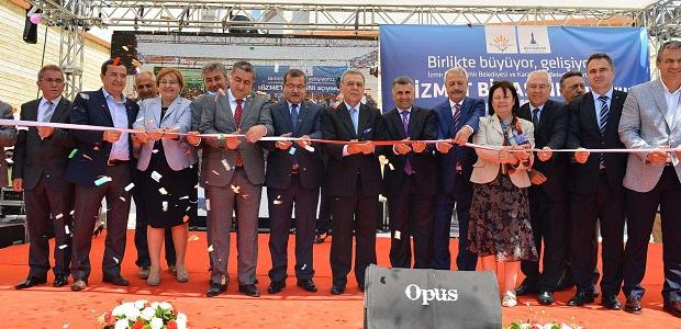 Karabağlar Belediyesi yeni hizmet binası törenle açıldı