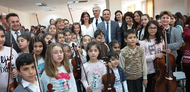 Bornova'da çocukların müzik eğitimine destek