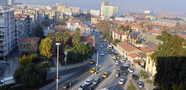 Alsancak Gar bölgesinde trafik sıkışıklığına çözüm