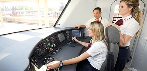 Tren setlerinde 11 kadın makinist görev yapıyor