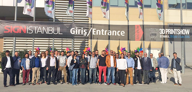 İzmirli reklamcılar SIGN İstanbul’u ziyaret etti