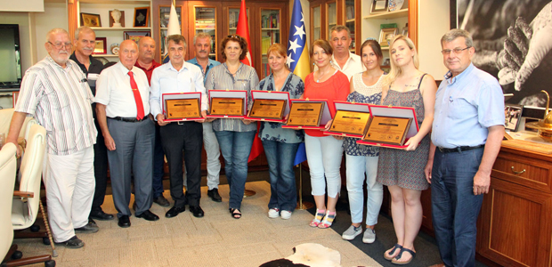 Baysak’tan Marş Mira katılımcılarına plaket