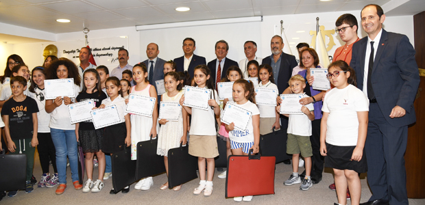 Denizci ressamlara ödülleri verildi