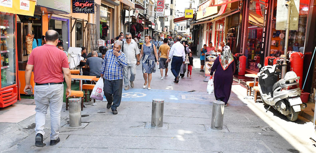 Kemeraltı’nda taşıt girişine kısıtlama başladı