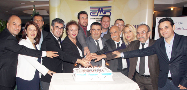EMD İzmir’in 29. kuruluş yıldönümüne buruk kutlama