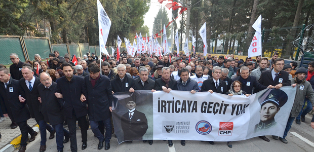 Devrim Şehitleri anıldı