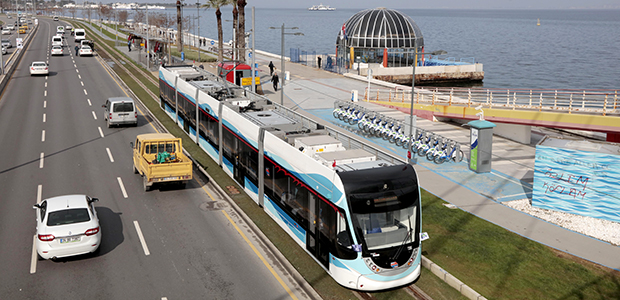 İzmir’de tramvay 50 milyon yolcu taşıdı