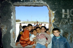 Kadifekale'de Çocuklar [Fotoğraf : Mustafa Oğuz]