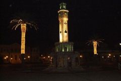 Gece Konak Meydanı [Fotoğraf : Lokman Dağ]