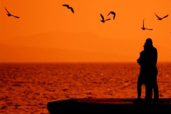 Bostanlı Sahilinde Aşk... (Fotoğraf : Serkan Sönmez)