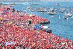 13 Mayıs 2007 Pazar... Gündoğdu Meydanı... İzmir İzmir olalı böyle miting görmedi...