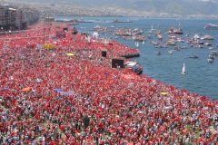 13 Mayıs 2007 Pazar... Gündoğdu Meydanı... İzmir İzmir olalı böyle miting görmedi...