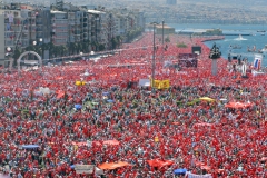 13 Mayıs 2007 Pazar... Gündoğdu Meydanı... İzmir İzmir olalı böyle miting görmedi...