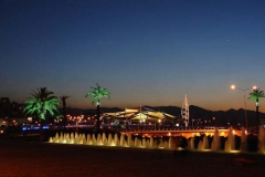 Konak Meydanı... Gece... (Fotoğraf : Aykut Fırat)