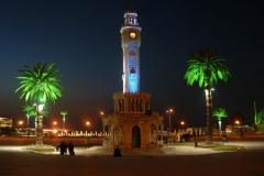 Konak Meydanı... Saat Kulesi... Gece... [Fotoğraf : Aykut Fırat]