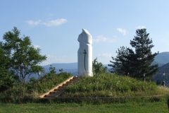 [Bosna Hersek... Gazi Gorazde... Şehitlik Anıtı... Fotoğraf : Hüseyin Erciyas]