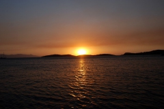 [Foça'da gün batımı... Fotoğraf : Hüseyin Erciyas]