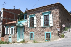 [Anılarla yüklü eski bir İzmir evi... Fotoğraf : Saadet Erciyas]