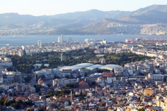 [Kuşatılmış Kültürpark... Fotoğraf : Hüseyin Erciyas]