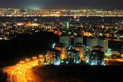 [İzmir... Gece... Fotoğraf: Mehmet Yasa]